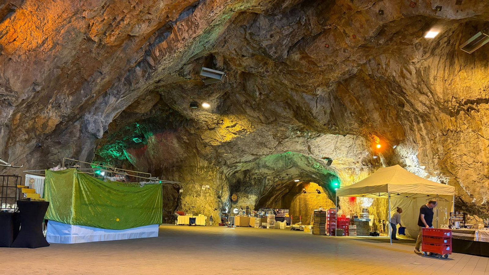 Premiere in der Balver Höhle: Kunsthandwerkermarkt am 17. und 18. Oktober
